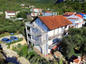 Apartments with a parking space Gradac, Makarska - 6881